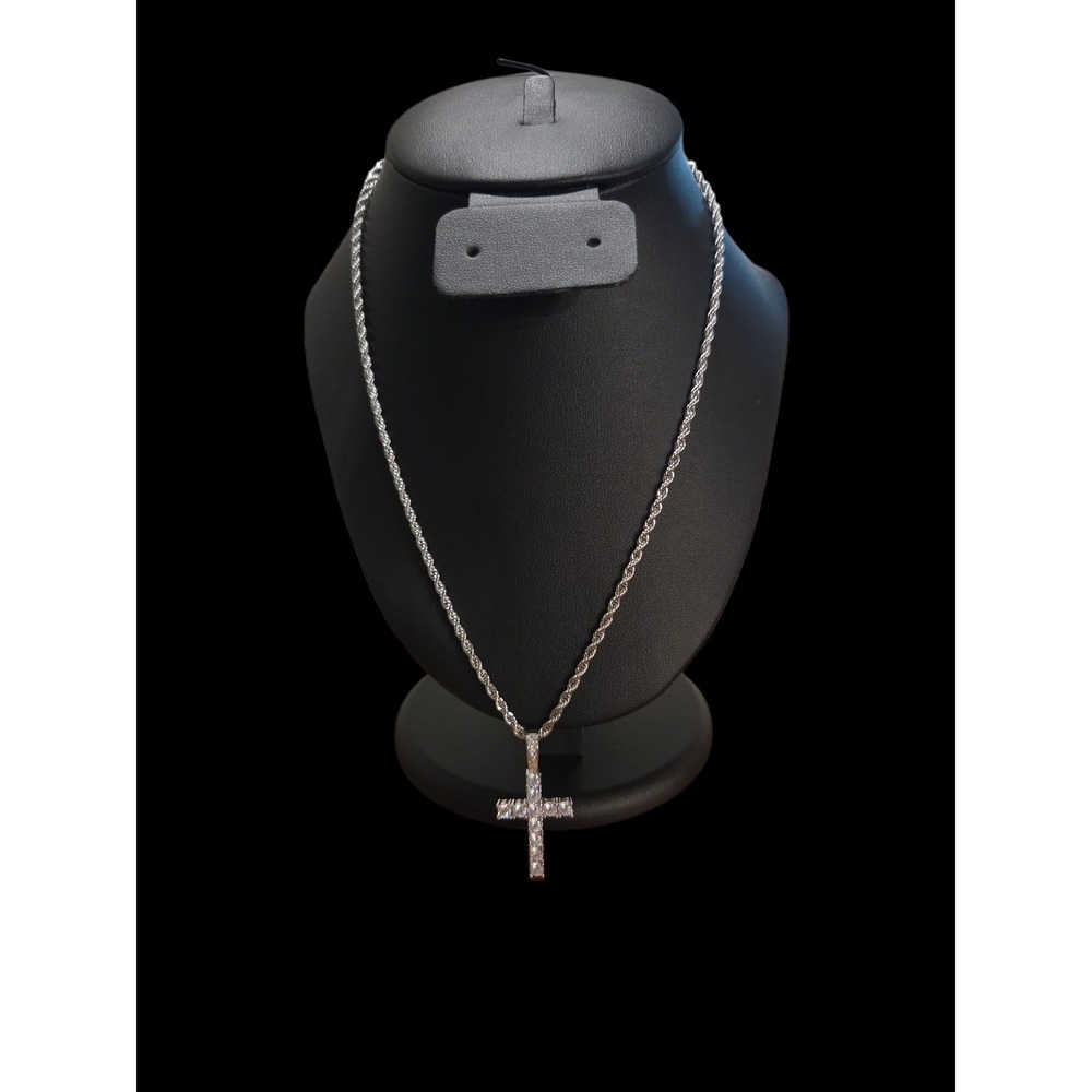Cubic‎ Zirconia  Cross